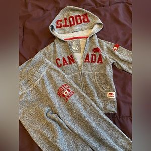 Roots 2T clothing set.